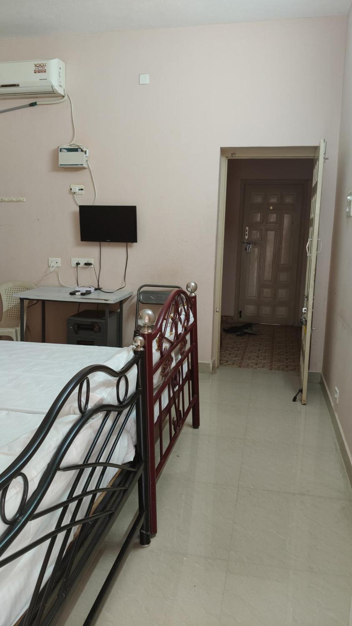 Dheeksha Homestay Tiruvannāmalai Екстериор снимка