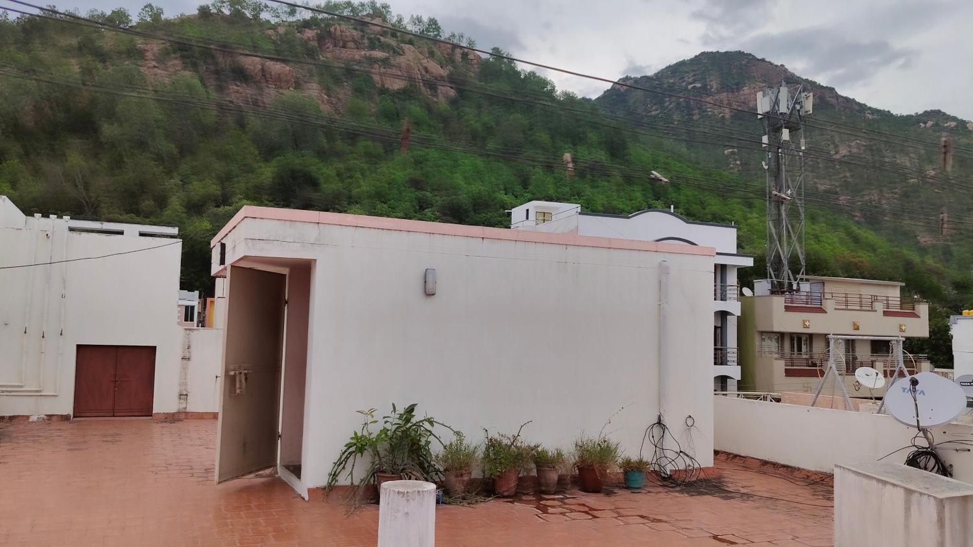 Dheeksha Homestay Tiruvannāmalai Екстериор снимка