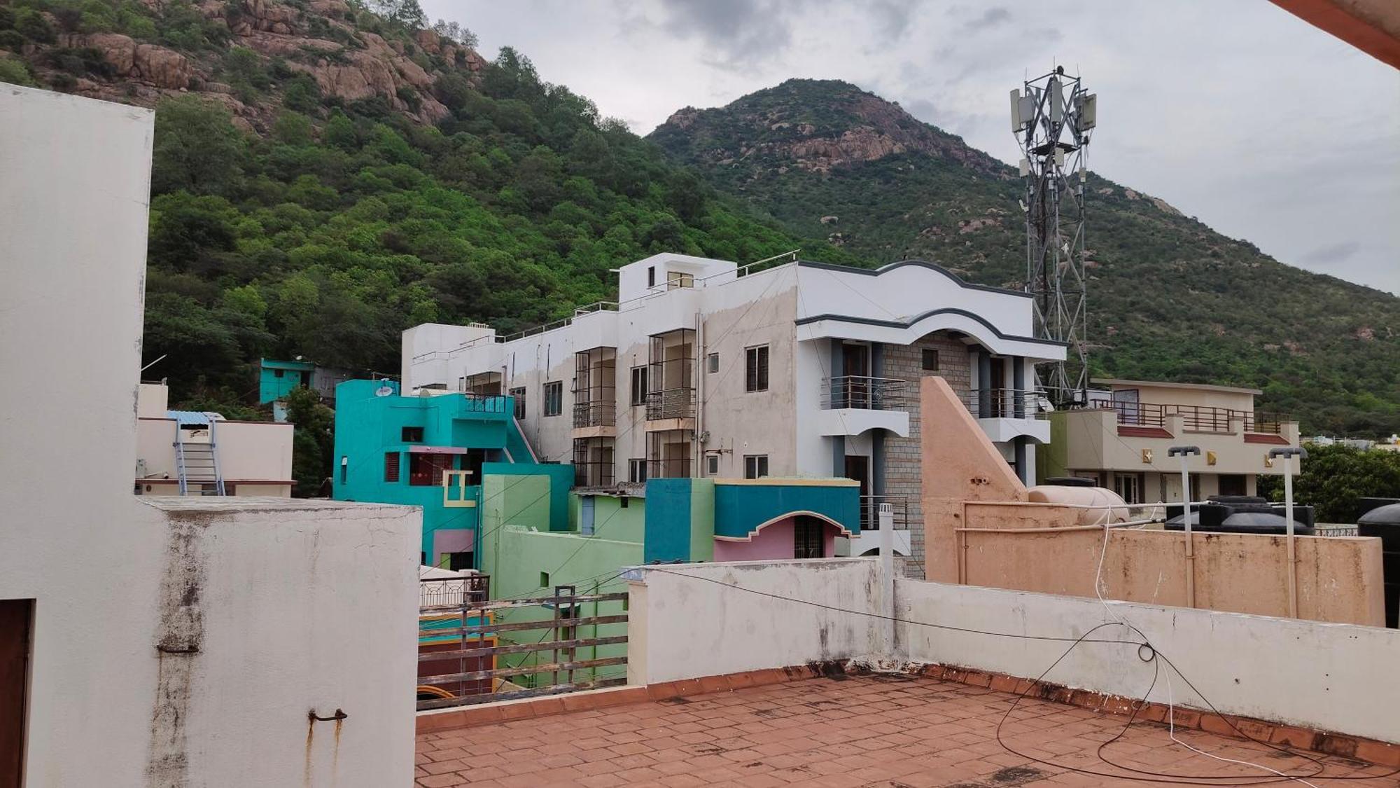 Dheeksha Homestay Tiruvannāmalai Екстериор снимка